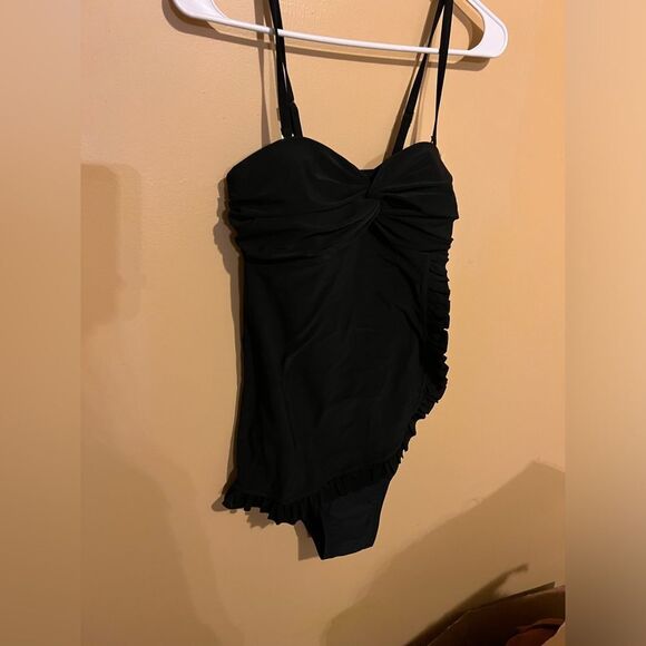 Beyond Control One Piece Swimsuit 8 Black Strapless Ruffle Flowy Tummy Control - Picture 2 of 10